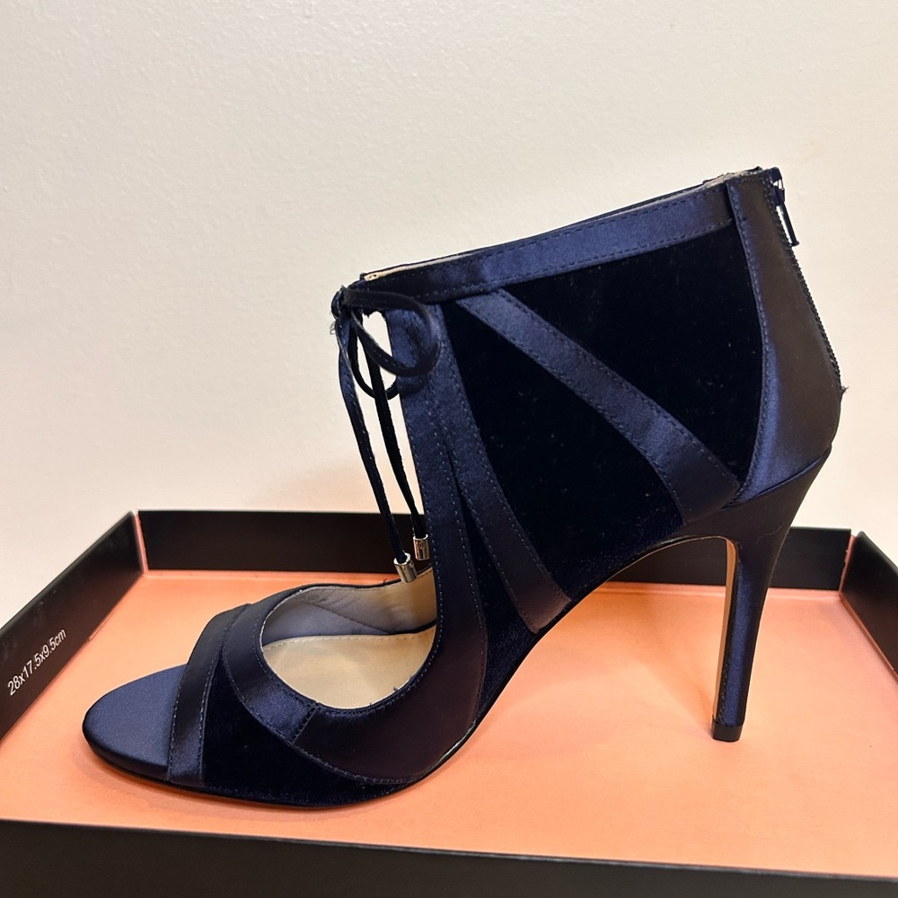 Velvet Heel in Midnight